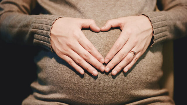 impacchi di olio di ricino e fertilità